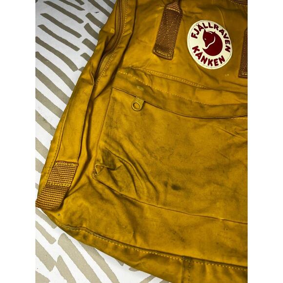 Fjallraven Kanken Backpack Zippered Adjustable Straps Yellow - Picture 3 of 8